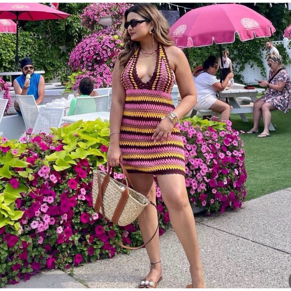 ZARA BLOGGER FAVORITE CROCHET HALTER DRESS - Picture 4 of 11